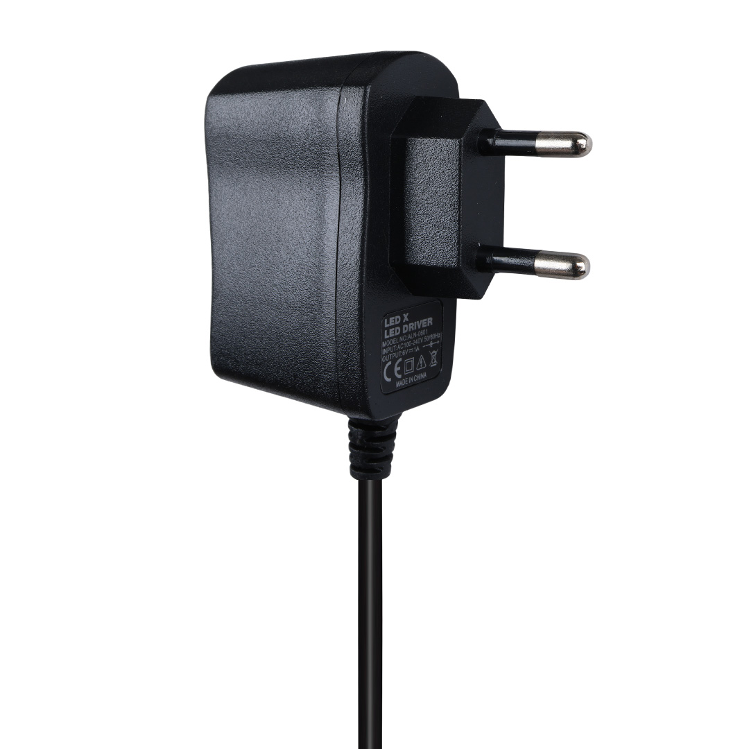 LEDX ALN-0601 6 VOLT 1 AMPER LEDLİ 5.5*2.5 MM UÇLU PRİZ TİPİ ADAPTÖR