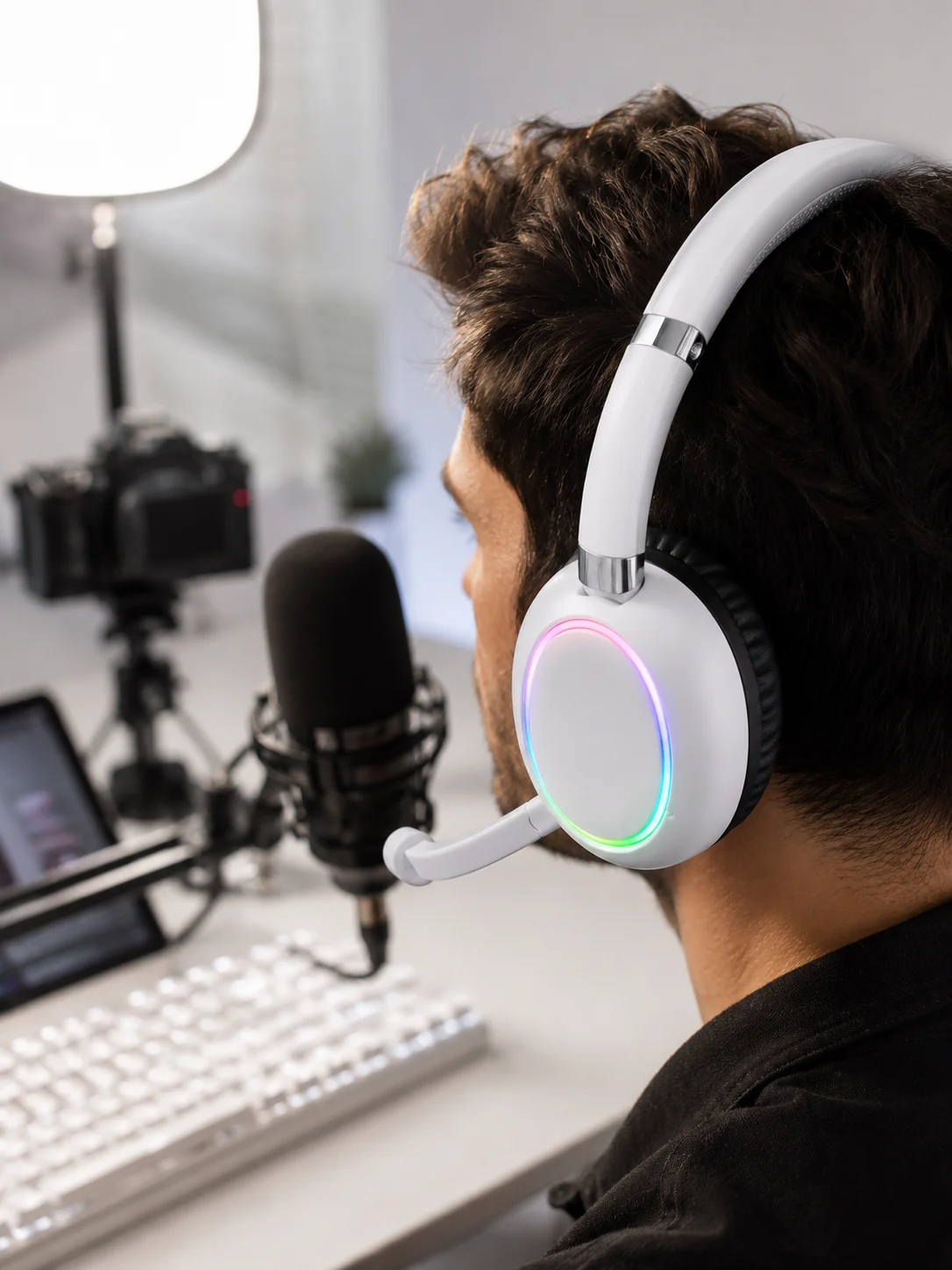 Bluetooth 5.0 Beyaz Kulak Üstü Kablosuz Kulaklık Mikrofonlu RGB Aydınlatmalı